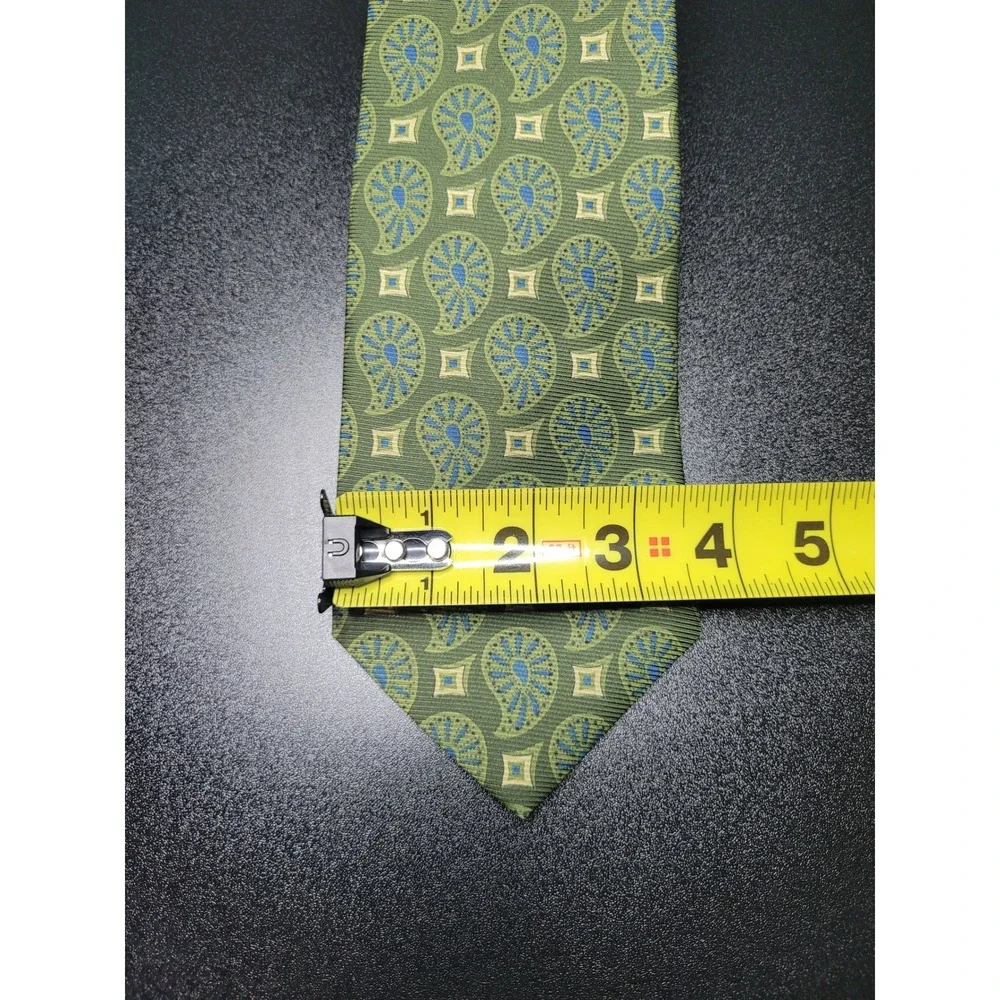 Coach Men's Necktie Green Paisley 100% Italian Silk 3.75
